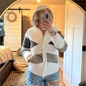 Obermeyer Women's White and Tan Jacqueline Ski Jacket : sz 8 EUC